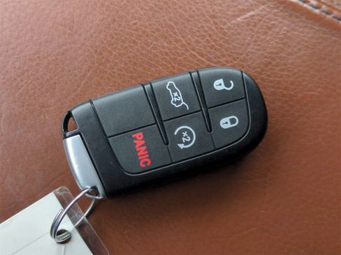 Used 2020 Jeep Grand Cherokee Summit image 34