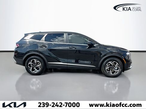 Used 2023 Kia Sportage LX image 6