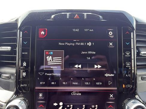 Used 2020 RAM 1500 Laramie AWD/4WD image 27
