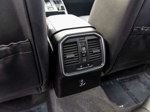 Certified 2023 Porsche Macan image 41