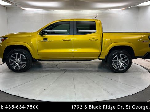 Used 2023 Chevrolet Colorado Z71 w/ Z71 Convenience Package 2 AWD/4WD image 2