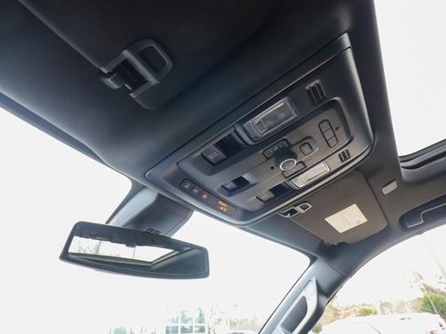 Used 2022 GMC Yukon SLT w/ SLT Premium Package image 79