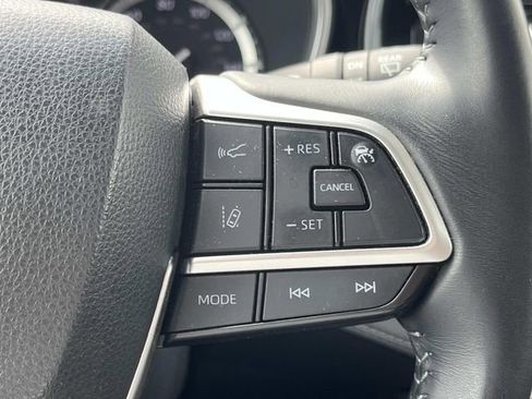 Used 2022 Toyota Highlander XLE image 30