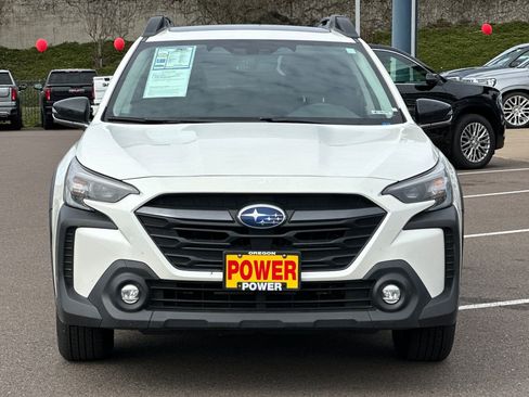 Used 2023 Subaru Outback Premium image 9
