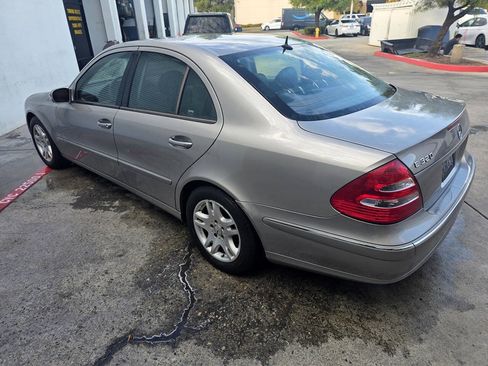 Used 2005 Mercedes-Benz E 320 Sedan image 3