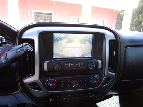 Used 2017 GMC Sierra 1500 SLE image 17