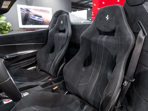 Certified 2019 Ferrari 488 Pista Spider RWD image 4