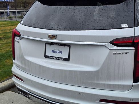 Used 2025 Cadillac XT6 Luxury image 15