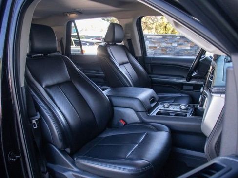 Used 2024 Ford Expedition Max XLT image 19