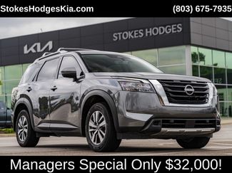 Used 2025 Nissan Pathfinder SL AWD/4WD video 1