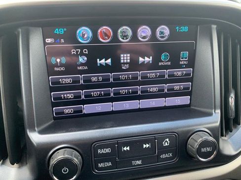 Used 2018 Chevrolet Colorado Z71 AWD/4WD image 2