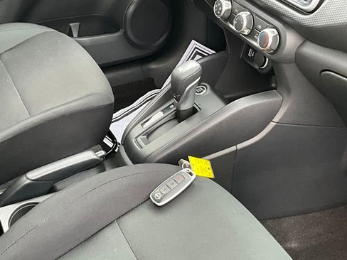 Certified 2025 Nissan Kicks Play S image 17