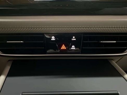 Used 2024 Volkswagen Atlas SE FWD image 56
