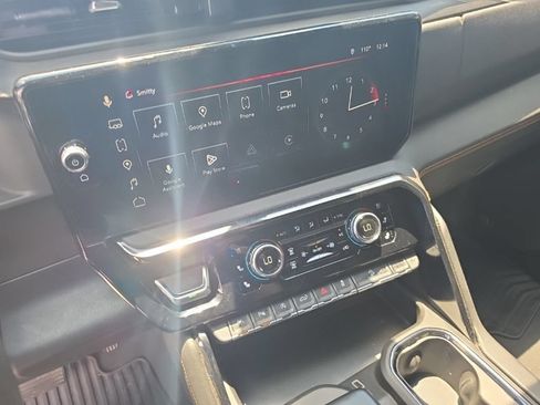 Used 2023 GMC Sierra 1500 AT4 w/ Technology Package AWD/4WD image 18