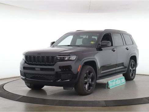 Used 2025 Jeep Grand Cherokee L Altitude AWD/4WD image 10