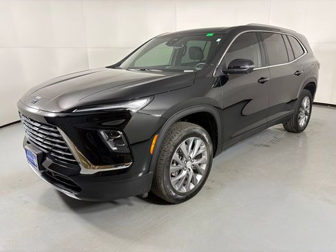 Used 2025 Buick Enclave Preferred image 4