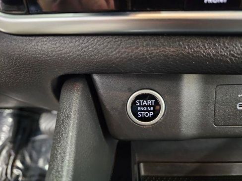 Used 2021 Nissan Rogue SV image 18