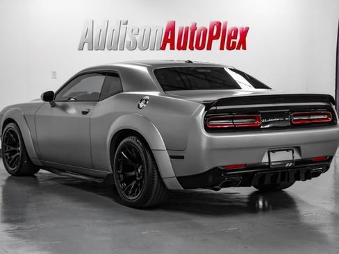 Used 2017 Dodge Challenger R/T RWD image 9
