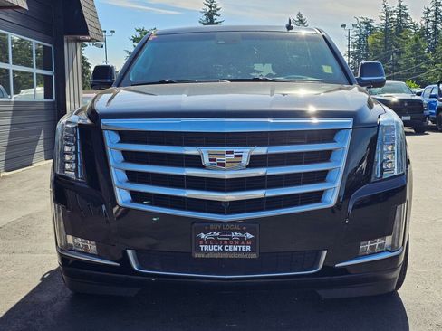 Used 2017 Cadillac Escalade Premium Luxury AWD/4WD image 8