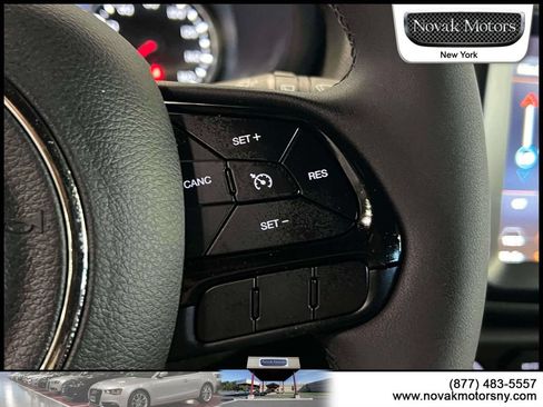 Used 2022 Jeep Renegade Altitude AWD/4WD image 22
