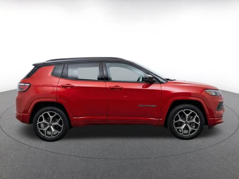 Used 2025 Jeep Compass Limited AWD/4WD image 14
