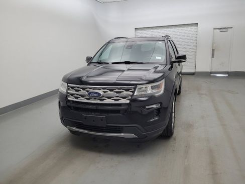 Used 2018 Ford Explorer XLT w/ Equipment Group 202A AWD/4WD image 15