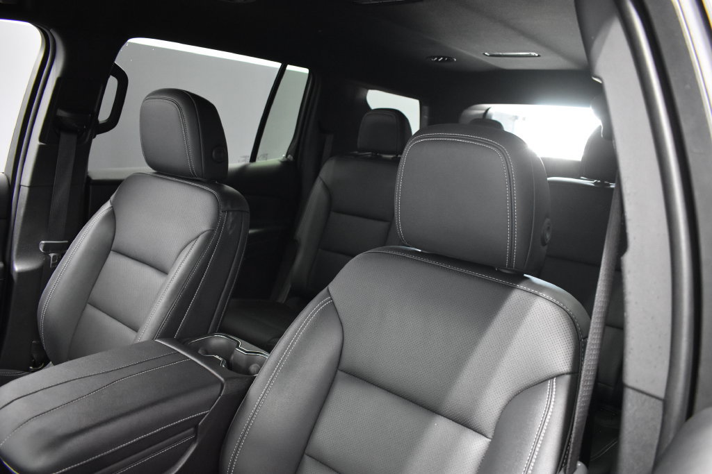 Used 2025 Chevrolet Traverse LT FWD image 17