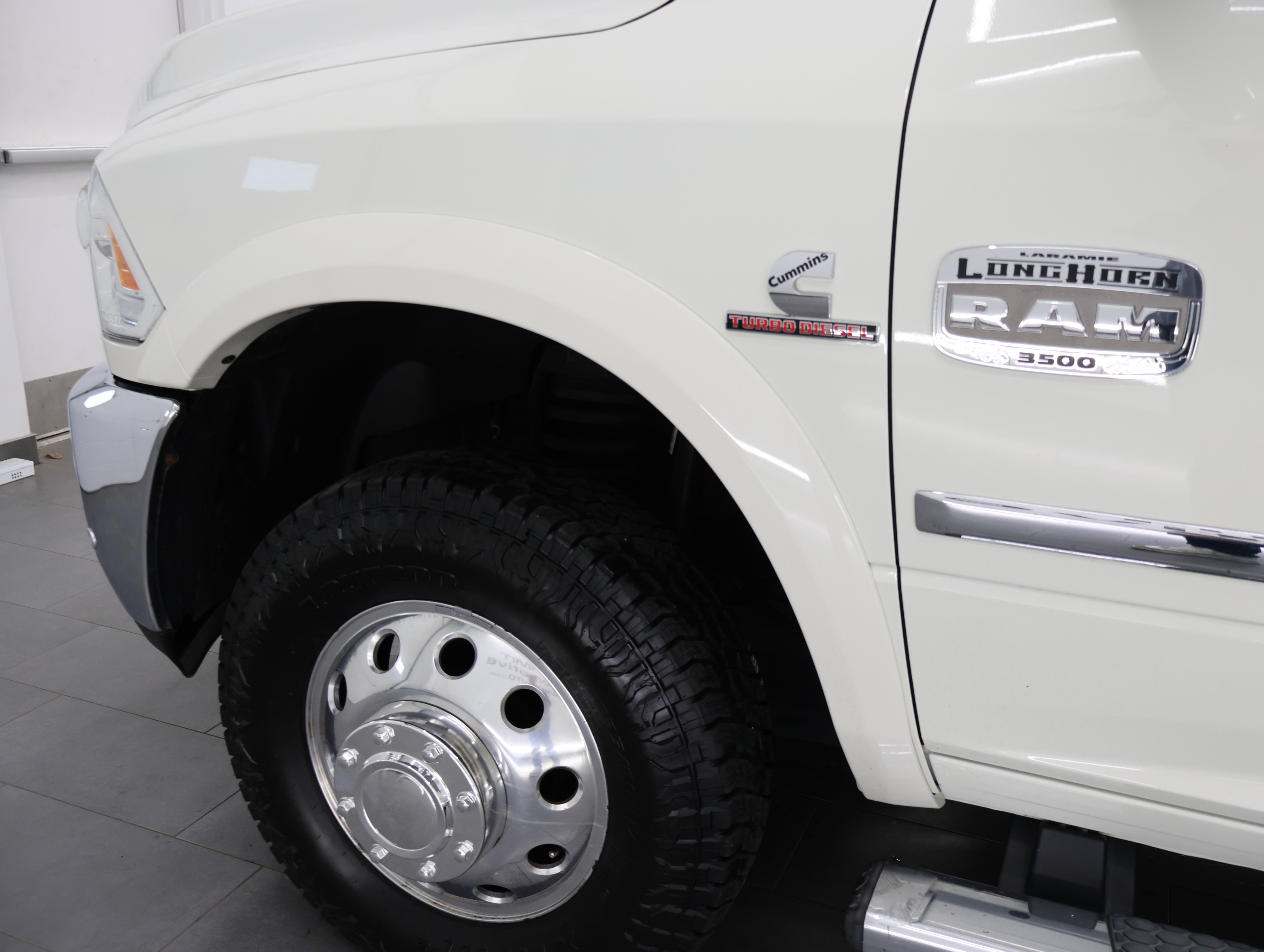 Used 2017 RAM 3500 Laramie Longhorn w/ Convenience Group AWD/4WD image 35