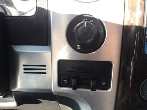 Used 2014 Ford F150 Platinum image 27