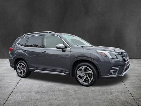 Used 2022 Subaru Forester Touring image 2