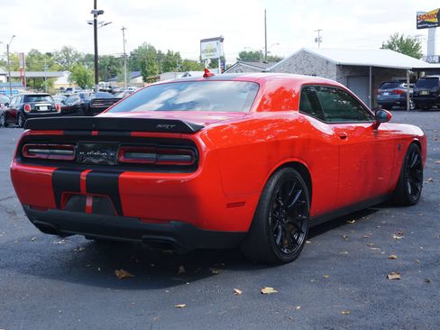 Used 2016 Dodge Challenger SRT Hellcat RWD image 5