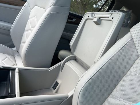 New 2026 Volkswagen Atlas SE image 40