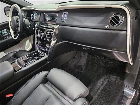Used 2023 Rolls-Royce Cullinan w/ Interior Detailing Package AWD/4WD image 19