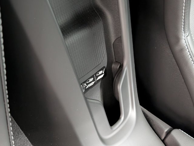 Used 2021 Chevrolet Corvette Stingray Preferred Cpe w/ Z51 Performance Package RWD image 23