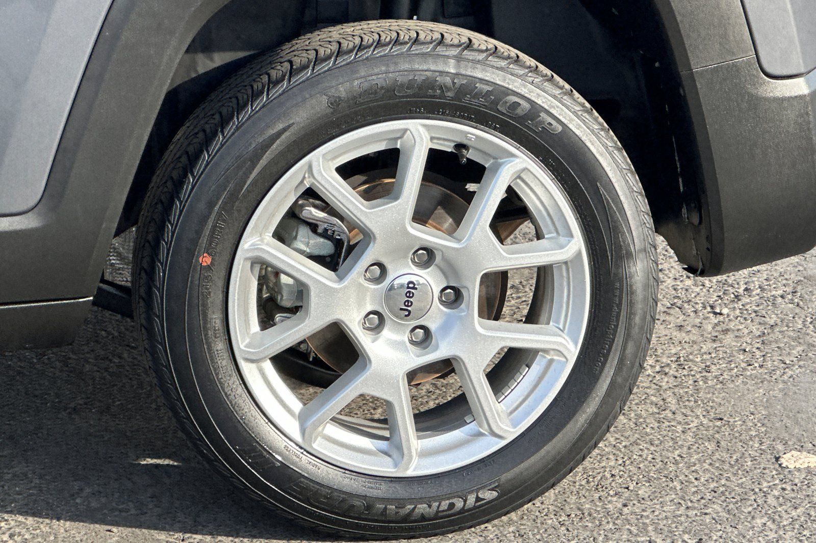 Used 2022 Jeep Renegade Latitude AWD/4WD image 27