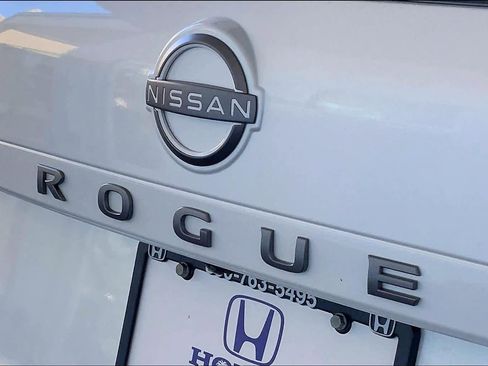 Used 2024 Nissan Rogue SL w/ SL Premium Package image 33