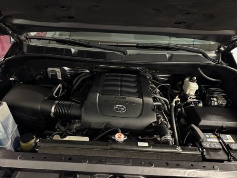 Used 2018 Toyota Tundra SR5 w/ SR5 Upgrade Package RWD image 6