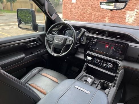 Used 2024 GMC Sierra 2500 AT4 w/ AT4 Premium Plus Package AWD/4WD image 25