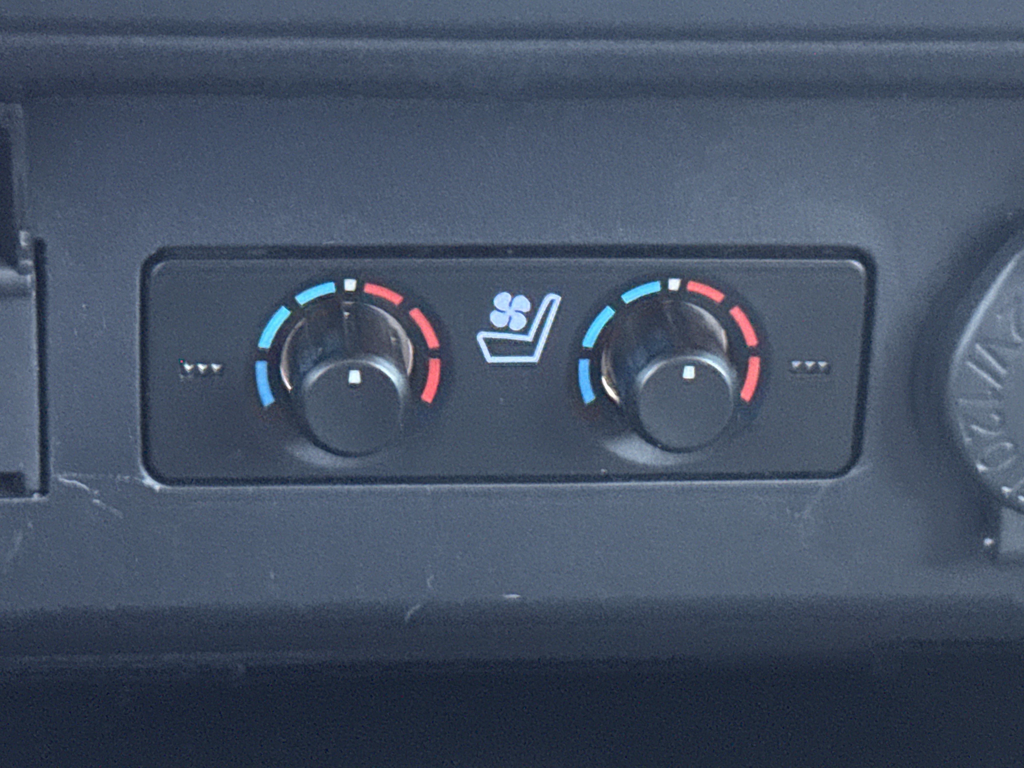 Used 2023 Toyota 4Runner Limited RWD image 15