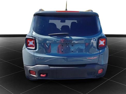 Used 2016 Jeep Renegade Trailhawk w/ Premium Trailhawk Package image 4