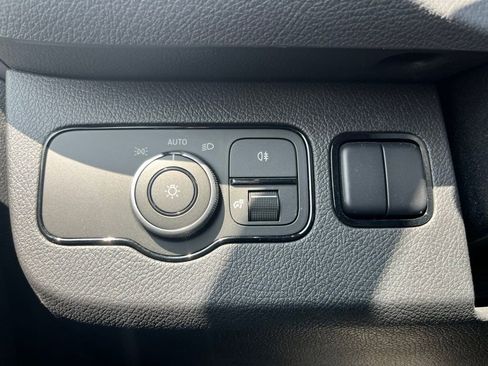 Used 2024 Mercedes-Benz Sprinter 2500 image 23