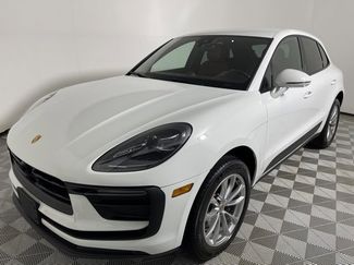 Certified 2023 Porsche Macan w/ Premium Package image 1