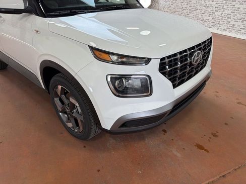 New 2026 Hyundai Venue SEL image 9