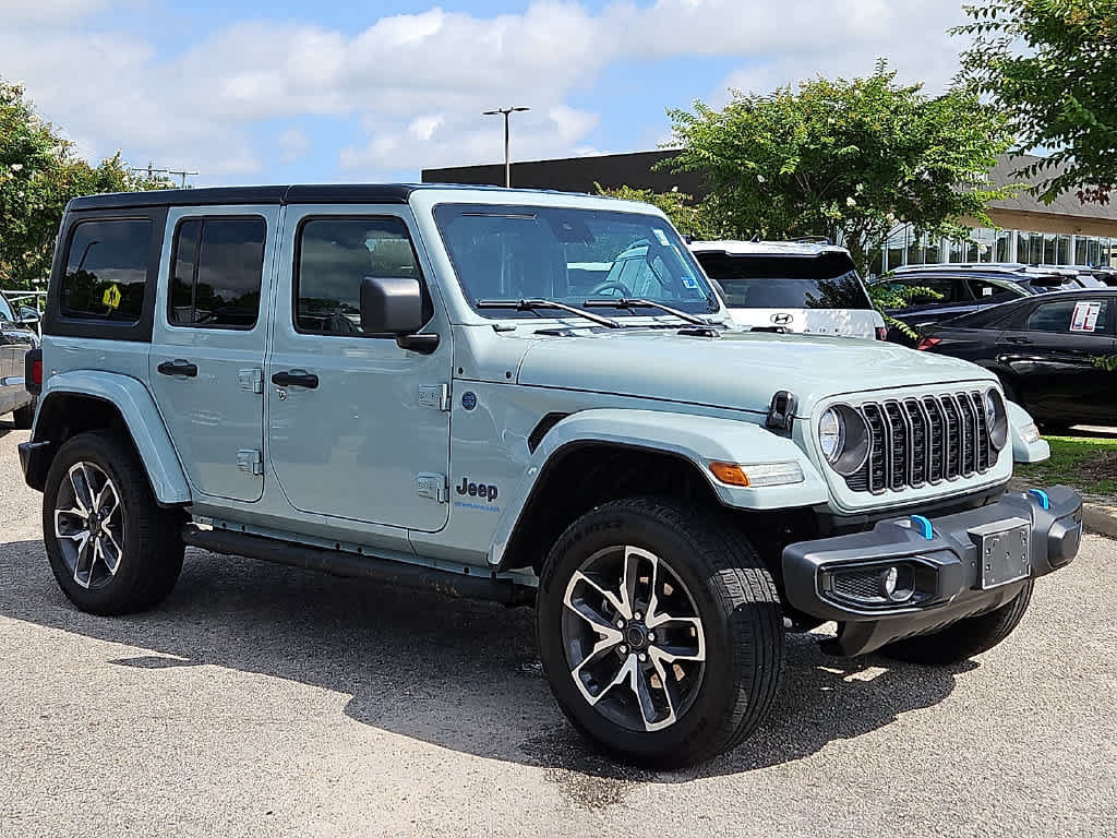 Used 2024 Jeep Wrangler Unlimited AWD/4WD image 3