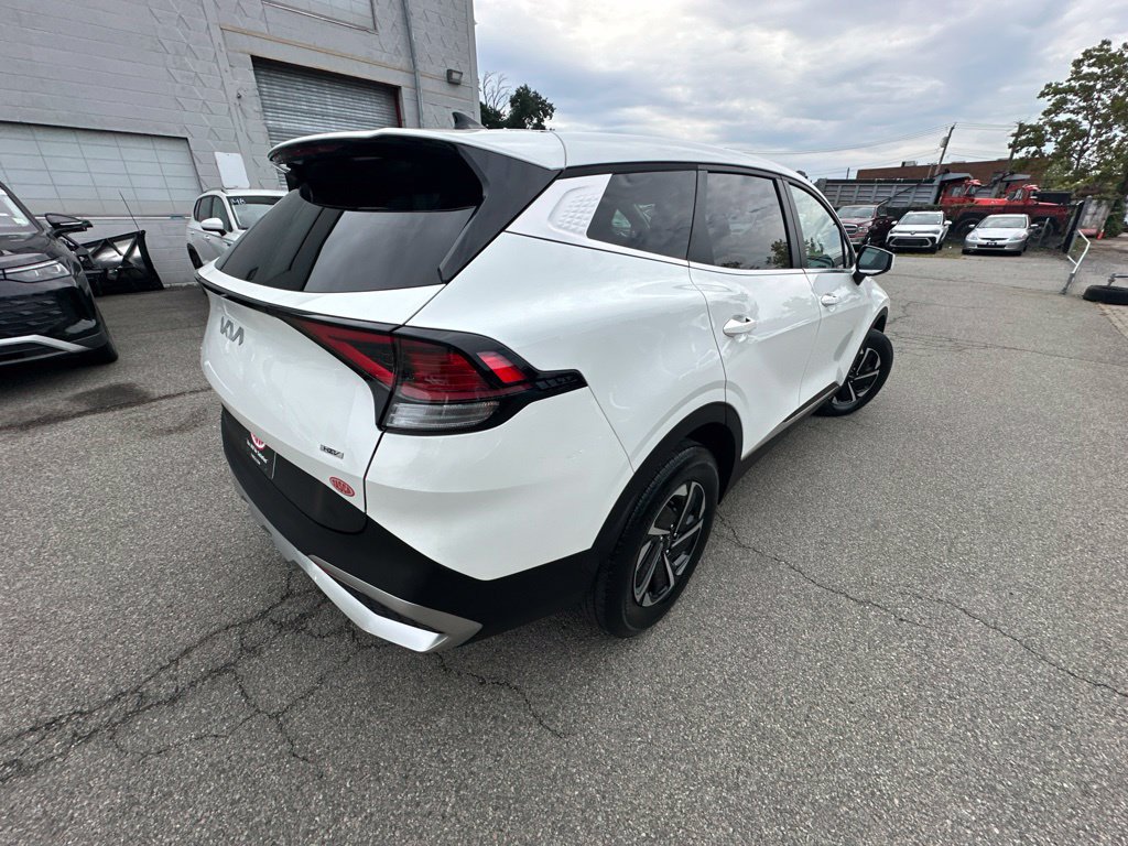Used 2023 Kia Sportage LX AWD/4WD image 6