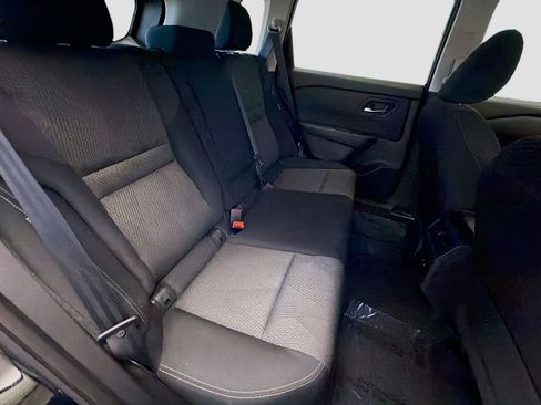 Used 2024 Nissan Rogue SV image 14