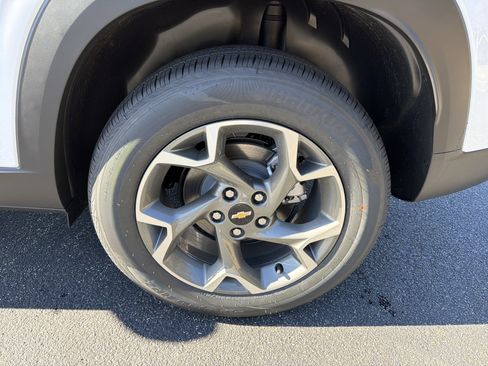 New 2026 Chevrolet Trax LT w/ Driver Confidence Package image 19