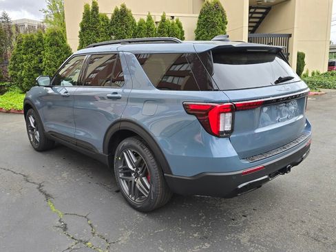 New 2026 Ford Explorer ST-Line w/ ST-Line Street Pack AWD/4WD image 7