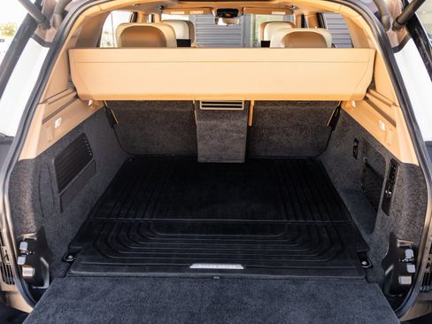 Used 2022 Land Rover Range Rover SV image 41