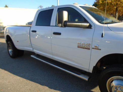 Used 2017 RAM 3500 Tradesman w/ Chrome Appearance Group image 10